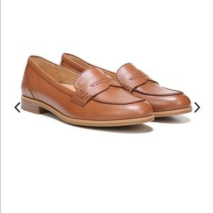 Women’s Naturalizer loafers